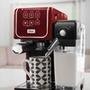 Cafeteira Expresso Oster PrimaLatte Xpert, 1170W, 220V, Preto e Vermelho - BVSTEM6702R-057