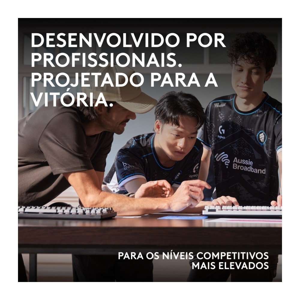 Teclado Sem Fio Mecânico Gamer Logitech G PRO X 60 Lightspeed, RGB, Bluetooth, Compatível com Windows, Preto - 920-011902 Teclado Sem Fio Mecânico Gamer Logitech G PRO X 60 Lightspeed, RGB, Bluetooth, Compatível com Windows, Preto - 920-011902